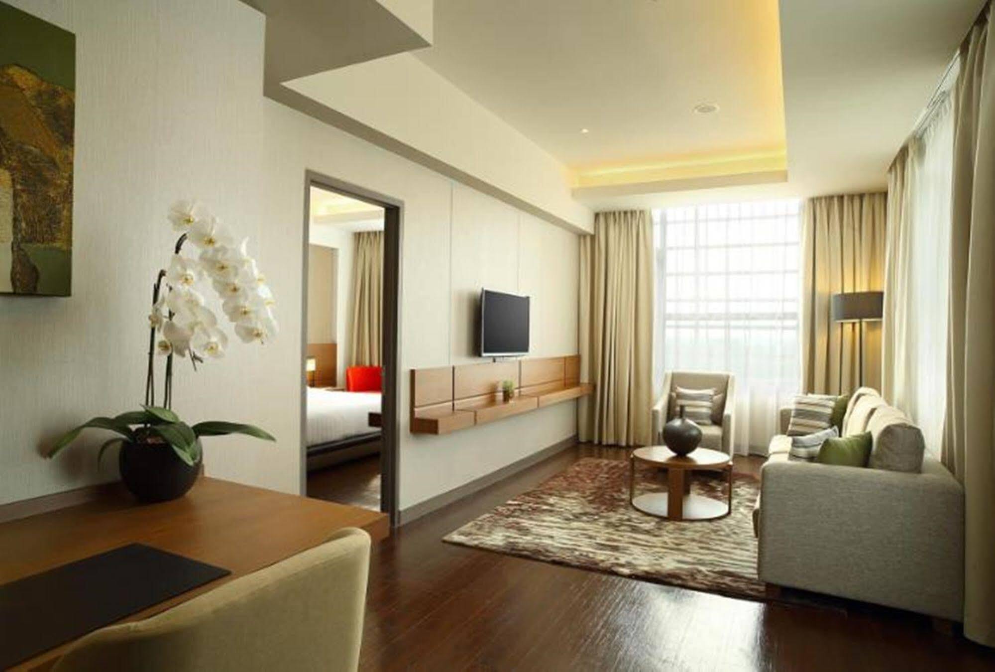 Hotel Santika Premiere Ice - Bsd City Serpong Exterior foto