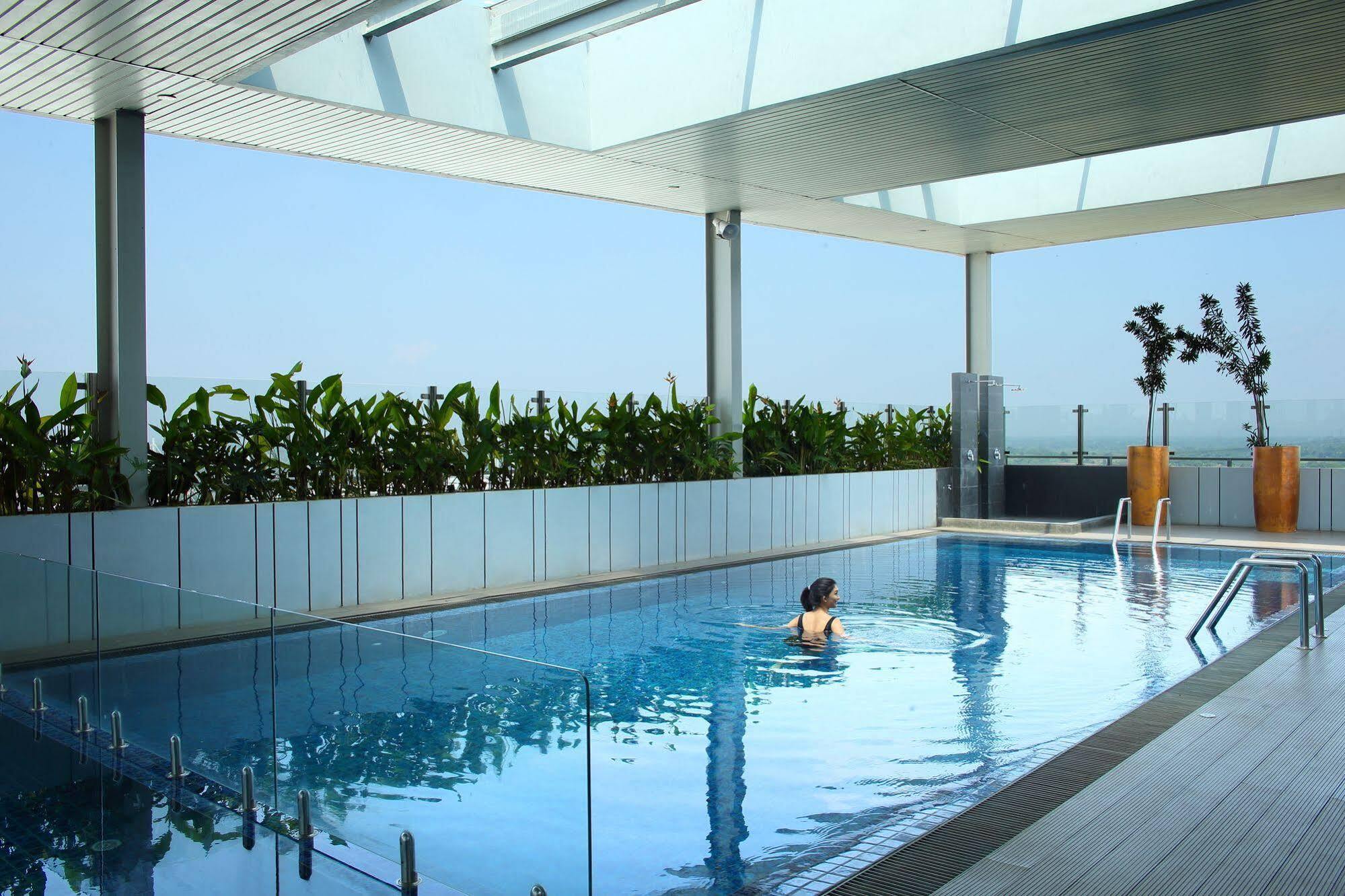 Hotel Santika Premiere Ice - Bsd City Serpong Exterior foto